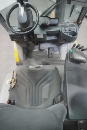 永恒力四轮前叉车