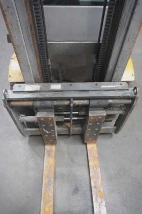 永恒力四轮前叉车