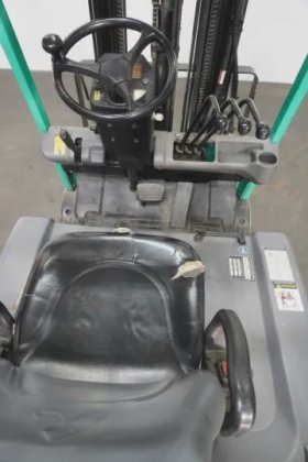 三菱三向前置叉车