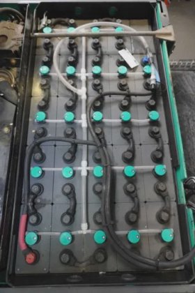 三菱三向前置叉车