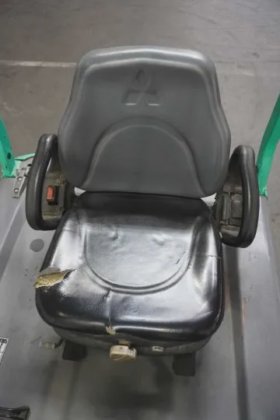 三菱三向前置叉车