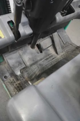 三菱三向前置叉车