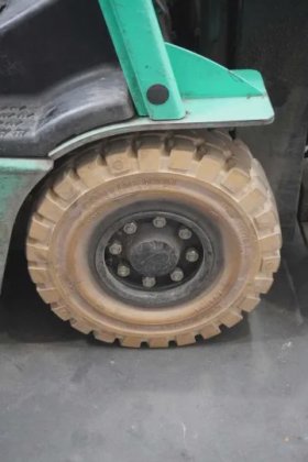 三菱三向前置叉车