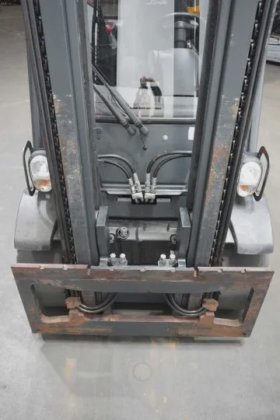 林德四轮前叉车