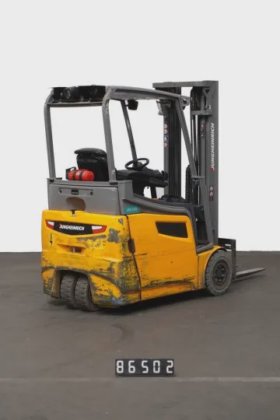 永恒力三轮前叉车