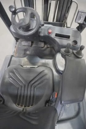 林德三轮前叉车