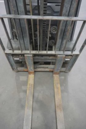 林德三轮前叉车