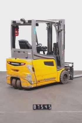 永恒力三轮前叉车