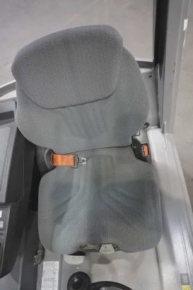 永恒力三轮前叉车