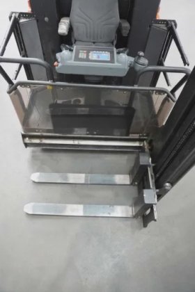 丰田高架窄通道堆垛机