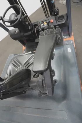 丰田四轮前装载机