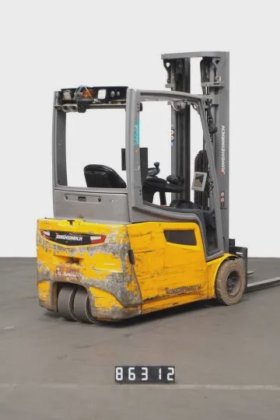 永恒力三轮前叉车