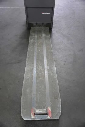 永恒力低位拣选机