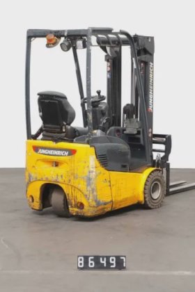 永恒力三轮前叉车