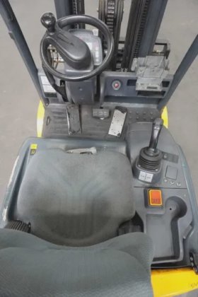 永恒力三轮前叉车