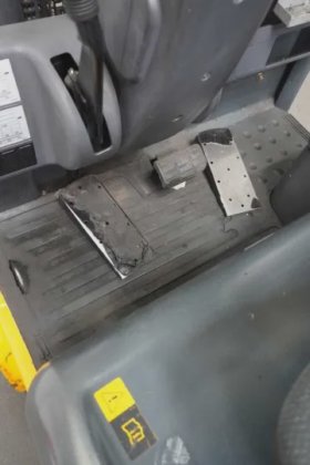 永恒力三轮前叉车