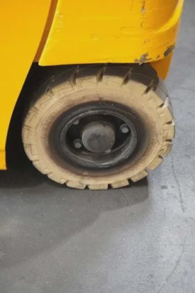 永恒力四轮前叉车