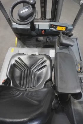 永恒力四轮前叉车