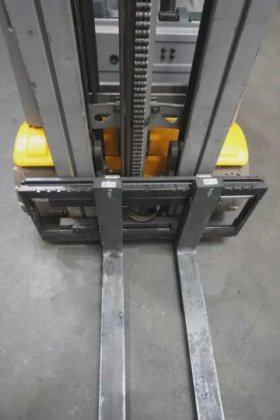 永恒力四轮前叉车