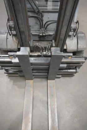 林德四轮前叉车