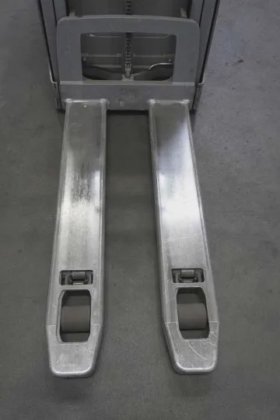 永恒力高举升卡车驾驶室