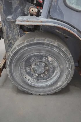 丰田四轮前装载机