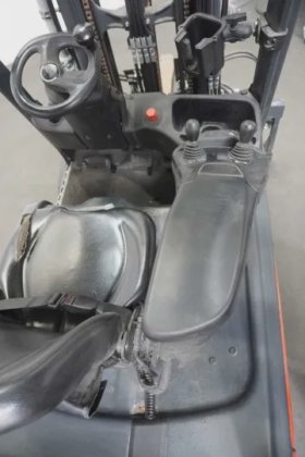 林德三轮前叉车