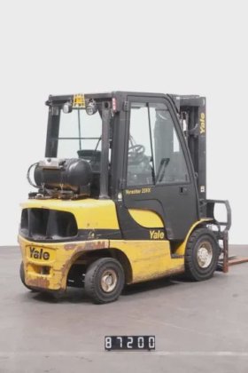 耶鲁四轮前装载机