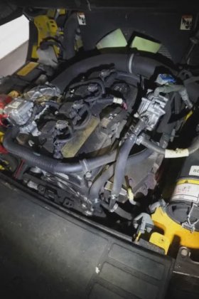 耶鲁四轮前装载机