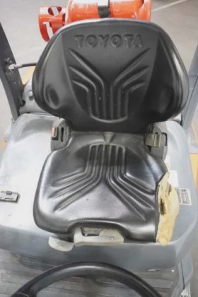 丰田四轮前装载机