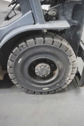 丰田四轮前装载机