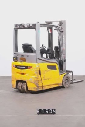 永恒力三轮前叉车