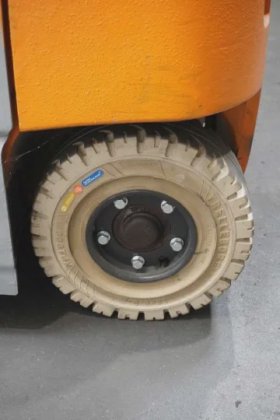 STILL 四轮前装载机