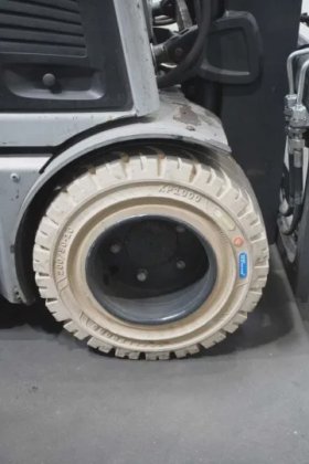 STILL 四轮前装载机