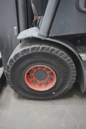 林德四轮前叉车