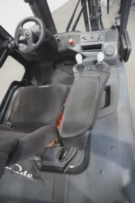 林德四轮前叉车