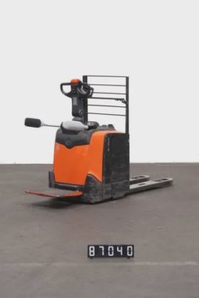 丰田低叉车驾驶室