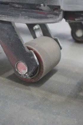 丰田低叉车驾驶室