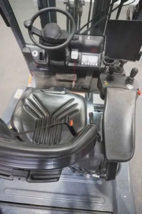 丰田三轮前装载机