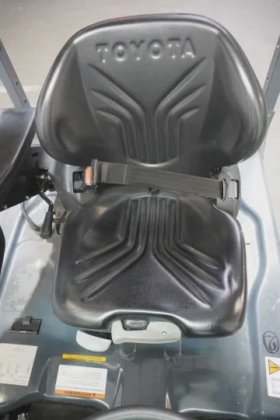 丰田三轮前装载机