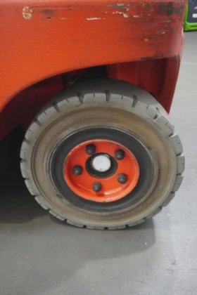 林德四轮前叉车