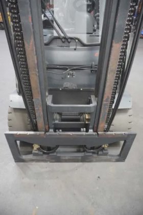 林德四轮前叉车