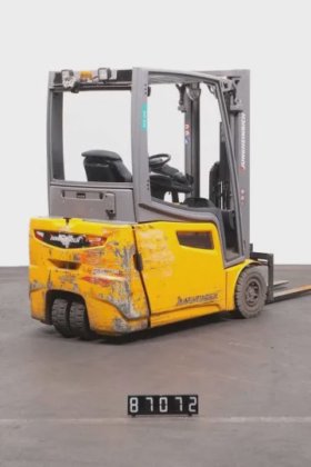 永恒力三轮前叉车