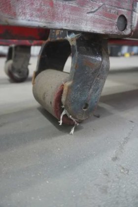 林德低叉车牵引杆