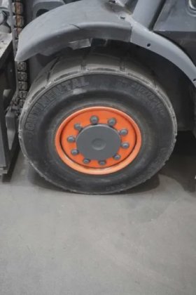 林德四轮前叉车