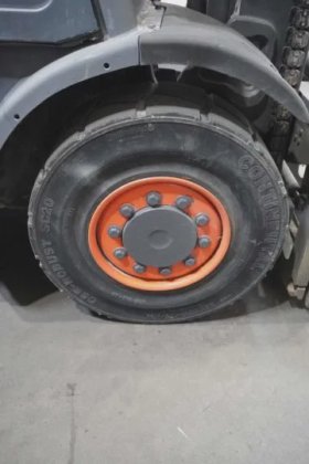 林德四轮前叉车