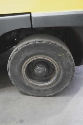 海斯特四轮前装载机