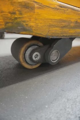 永恒力低升降卡车耕耘机