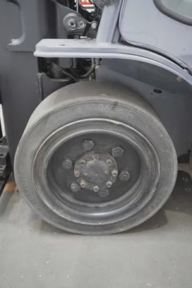 丰田四轮前装载机