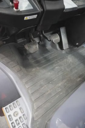 丰田四轮前装载机